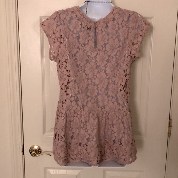 Gorgeous lace peplum blouse - Picture 8 of 13